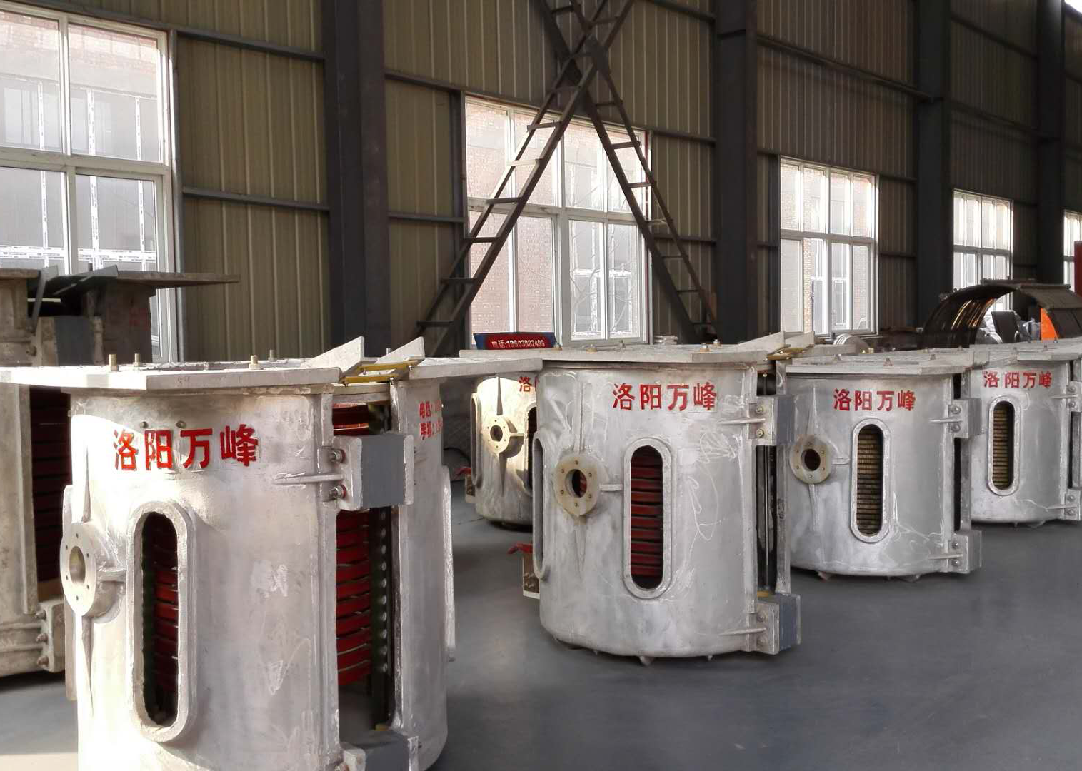 合金冶煉中頻爐如何提高爐齡？